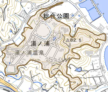 湯ノ浦とその周辺の地図。町の範囲を重ねている
