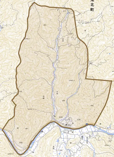 大字小松とその周辺の地図。町の範囲を重ねている