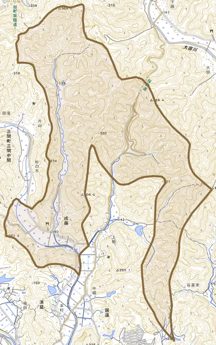 大字成藤とその周辺の地図。町の範囲を重ねている