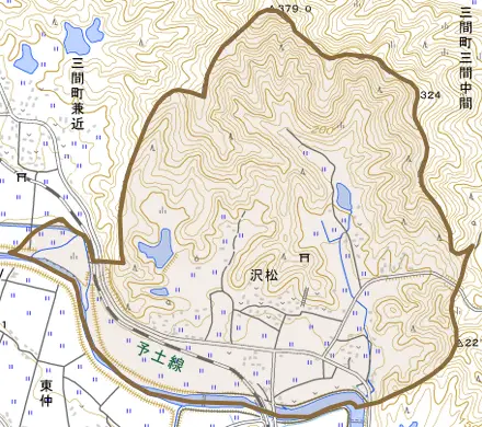 大字沢松とその周辺の地図。町の範囲を重ねている