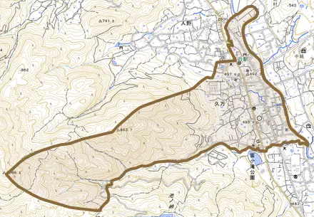久万とその周辺の地図。町の範囲を重ねている