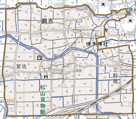 大字鶴吉とその周辺の地図。町の範囲を重ねている