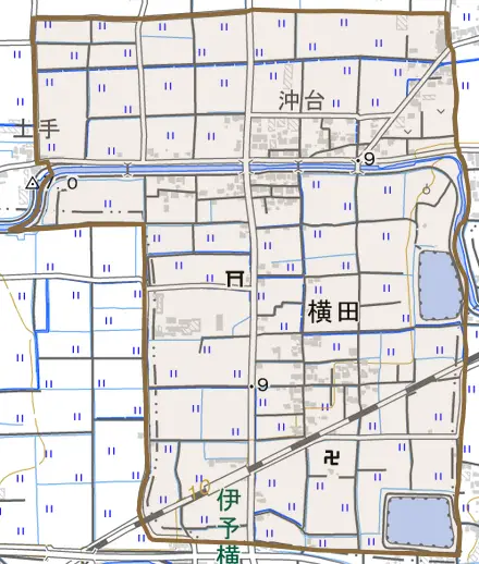 大字横田とその周辺の地図。町の範囲を重ねている