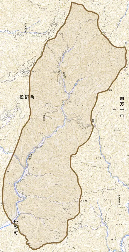 奥野川とその周辺の地図。町の範囲を重ねている