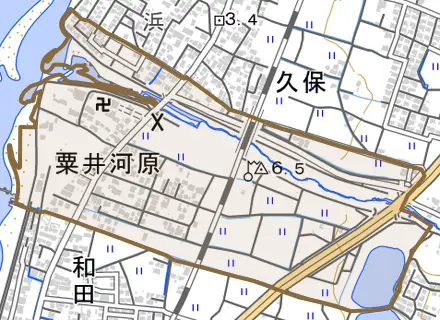 粟井河原とその周辺の地図。町の範囲を重ねている
