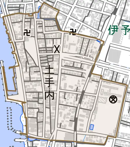 土手内とその周辺の地図。町の範囲を重ねている