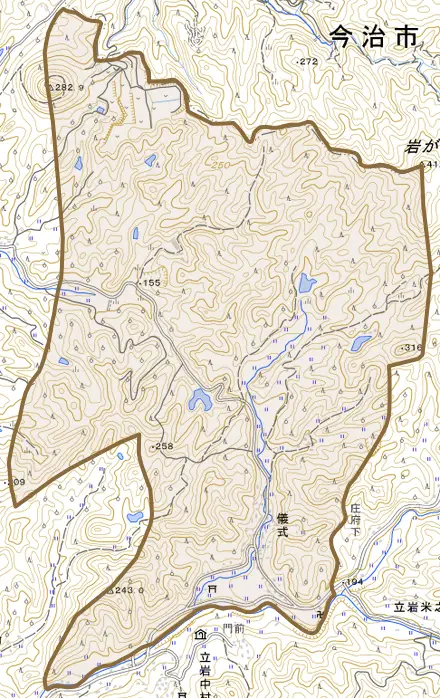 儀式とその周辺の地図。町の範囲を重ねている