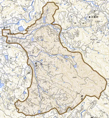 権現町とその周辺の地図。町の範囲を重ねている