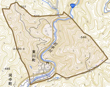 東川町とその周辺の地図。町の範囲を重ねている