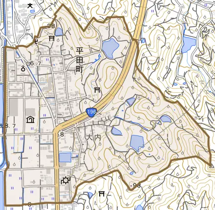 平田町とその周辺の地図。町の範囲を重ねている
