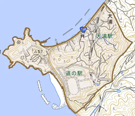 大浦とその周辺の地図。町の範囲を重ねている