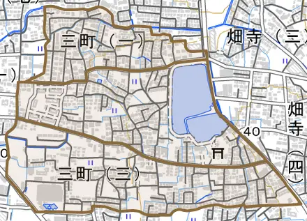 三町とその周辺の地図。町の範囲を重ねている