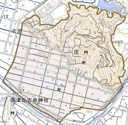 庄とその周辺の地図。町の範囲を重ねている