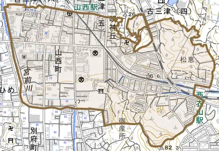 山西町とその周辺の地図。町の範囲を重ねている