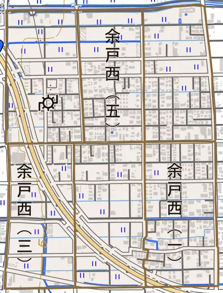 余戸西とその周辺の地図。町の範囲を重ねている