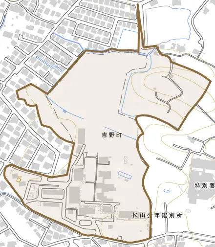 吉野町とその周辺の地図。町の範囲を重ねている