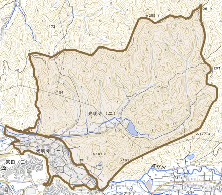 光明寺とその周辺の地図。町の範囲を重ねている