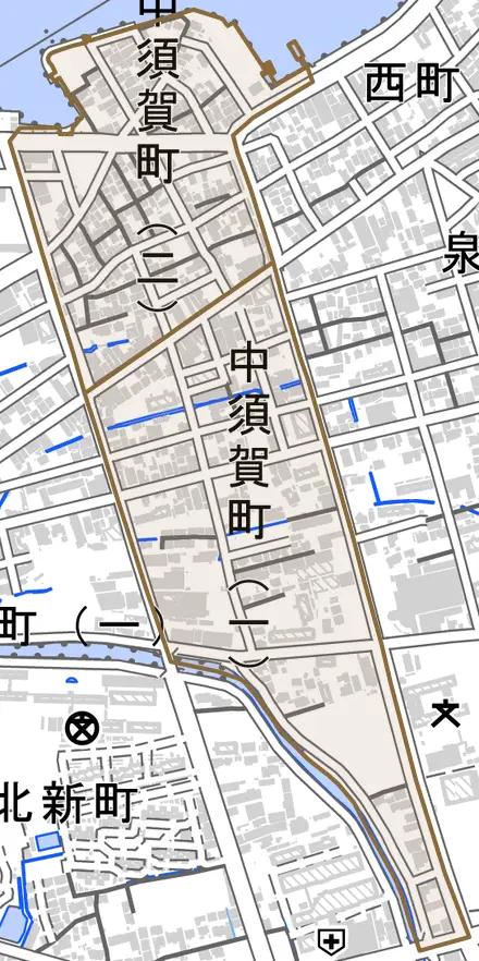 中須賀町とその周辺の地図。町の範囲を重ねている