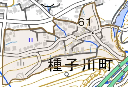 種子川町とその周辺の地図。町の範囲を重ねている