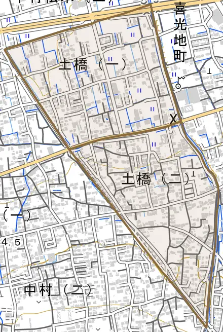 土橋とその周辺の地図。町の範囲を重ねている
