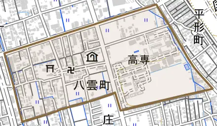 八雲町とその周辺の地図。町の範囲を重ねている