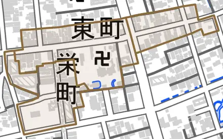 東町とその周辺の地図。町の範囲を重ねている