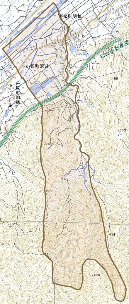 小松町安井とその周辺の地図。町の範囲を重ねている