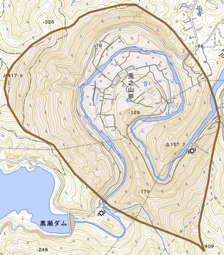 兎之山とその周辺の地図。町の範囲を重ねている