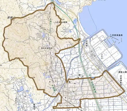 楠とその周辺の地図。町の範囲を重ねている