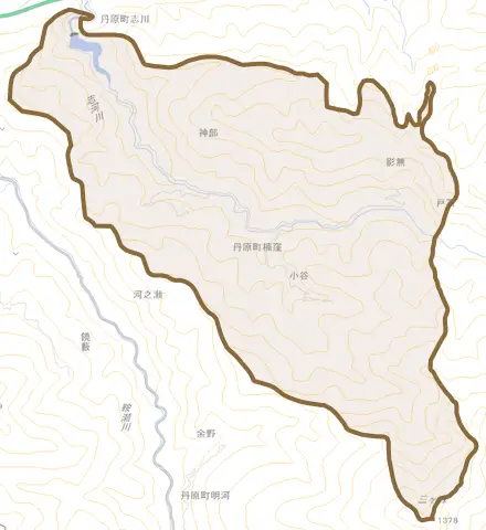 丹原町楠窪とその周辺の地図。町の範囲を重ねている