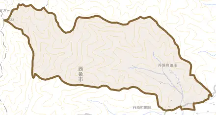 丹原町田滝とその周辺の地図。町の範囲を重ねている