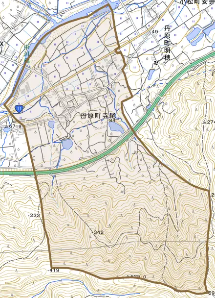 丹原町寺尾とその周辺の地図。町の範囲を重ねている