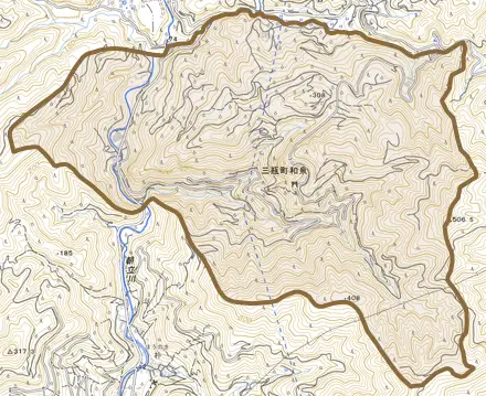 三瓶町和泉とその周辺の地図。町の範囲を重ねている