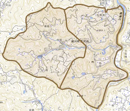 城川町男河内とその周辺の地図。町の範囲を重ねている