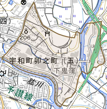 宇和町卯之町五丁目とその周辺の地図。町の範囲を重ねている