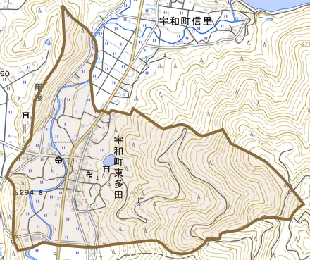 宇和町東多田とその周辺の地図。町の範囲を重ねている