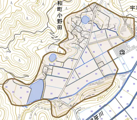 宇和町小野田とその周辺の地図。町の範囲を重ねている