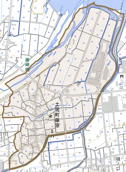 土居町藤原とその周辺の地図。町の範囲を重ねている