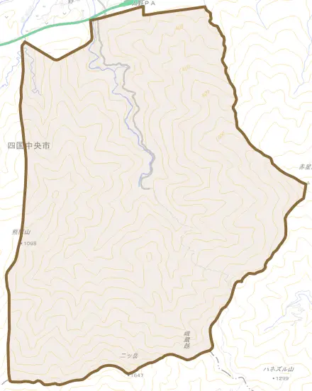 土居町浦山とその周辺の地図。町の範囲を重ねている