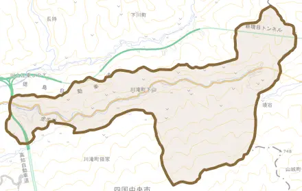 川滝町下山とその周辺の地図。町の範囲を重ねている