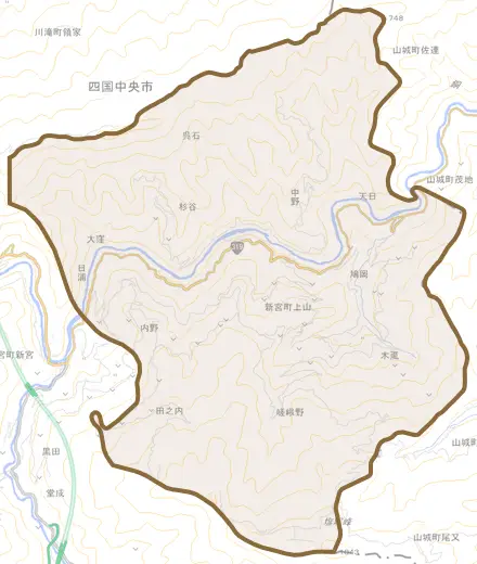 新宮町上山とその周辺の地図。町の範囲を重ねている