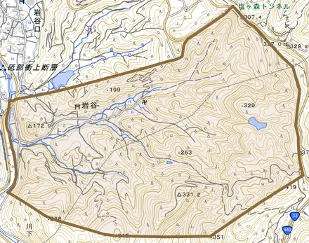 岩谷とその周辺の地図。町の範囲を重ねている