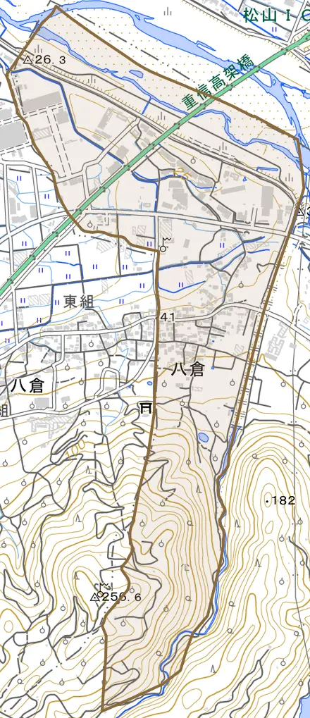 八倉とその周辺の地図。町の範囲を重ねている