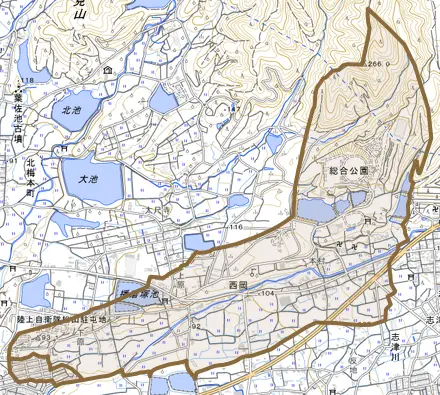 西岡とその周辺の地図。町の範囲を重ねている