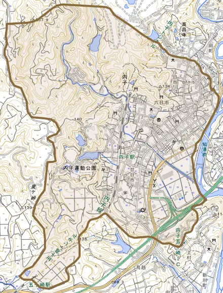 内子とその周辺の地図。町の範囲を重ねている