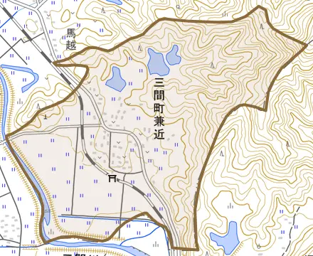 三間町兼近とその周辺の地図。町の範囲を重ねている