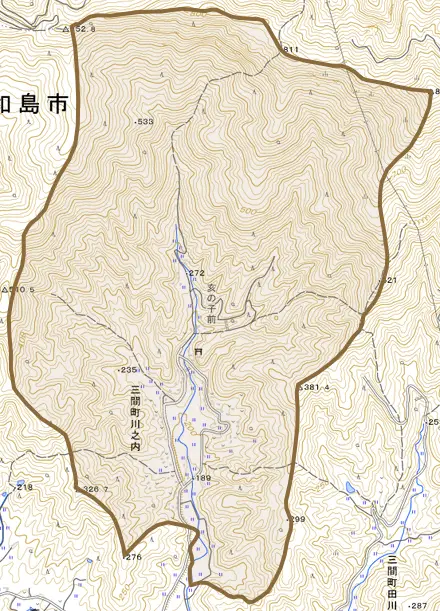 三間町川之内とその周辺の地図。町の範囲を重ねている