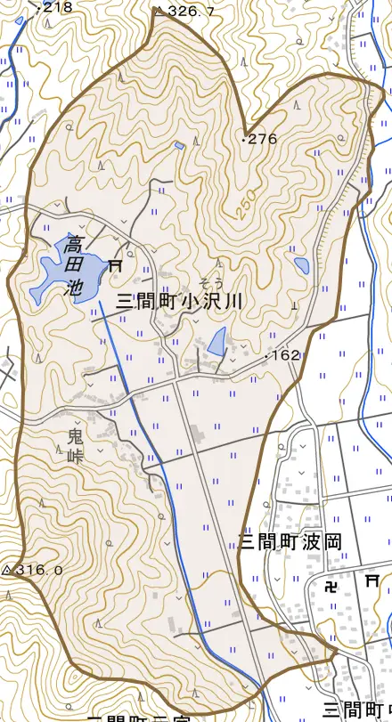 三間町小沢川とその周辺の地図。町の範囲を重ねている