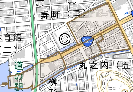 栄町港とその周辺の地図。町の範囲を重ねている