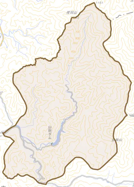 津島町山財とその周辺の地図。町の範囲を重ねている